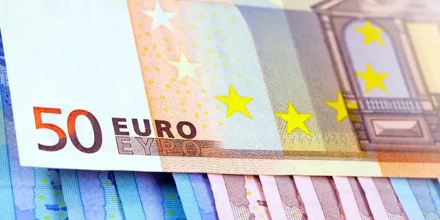 EUR/USD: price testing the 55 Moving Average