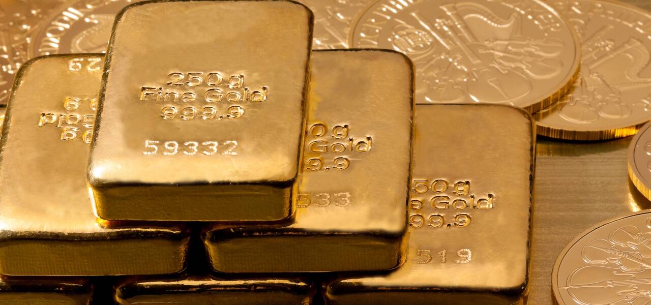 GOLD: price consolidating along 'Window'