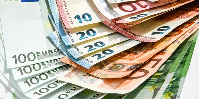 EUR/USD closer to 1.2000 area