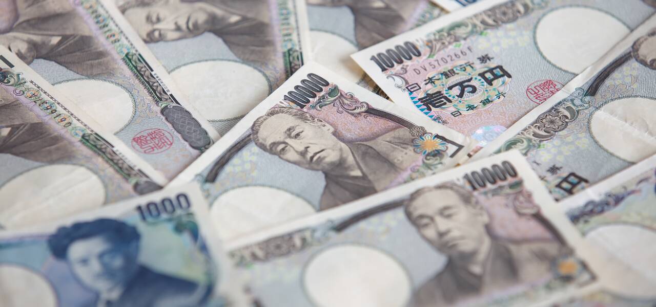 USD/JPY: bears went through 